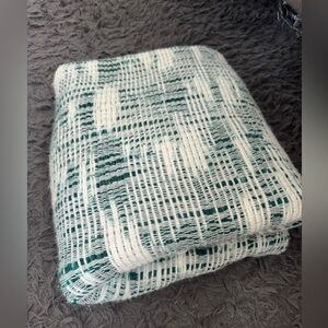 Marc New York Green and Cream Textured Throw blanket